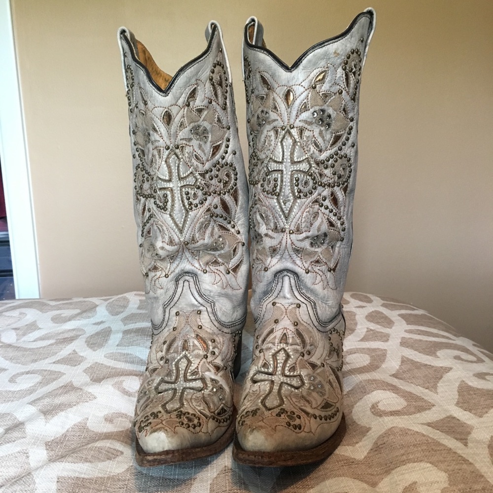 Corral Boot Snip Toe with Cross